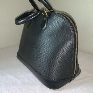 Louis Vuitton Alma pm epi black